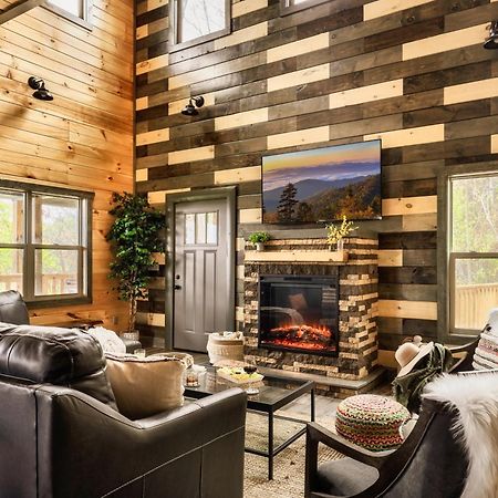 Mountainscape - Brand New Cabin W Views - Hottub - Firetable - Ps5 - Pooltable - 3 Pools Gatlinburg Bagian luar foto