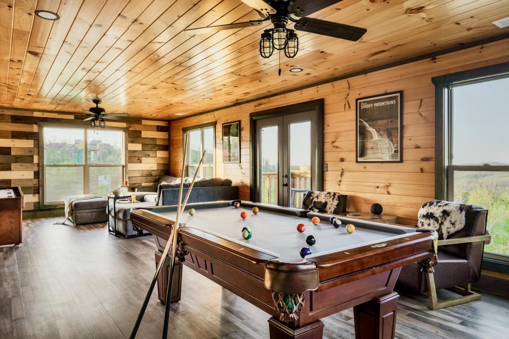 Mountainscape - Brand New Cabin W Views - Hottub - Firetable - Ps5 - Pooltable - 3 Pools Gatlinburg Bagian luar foto