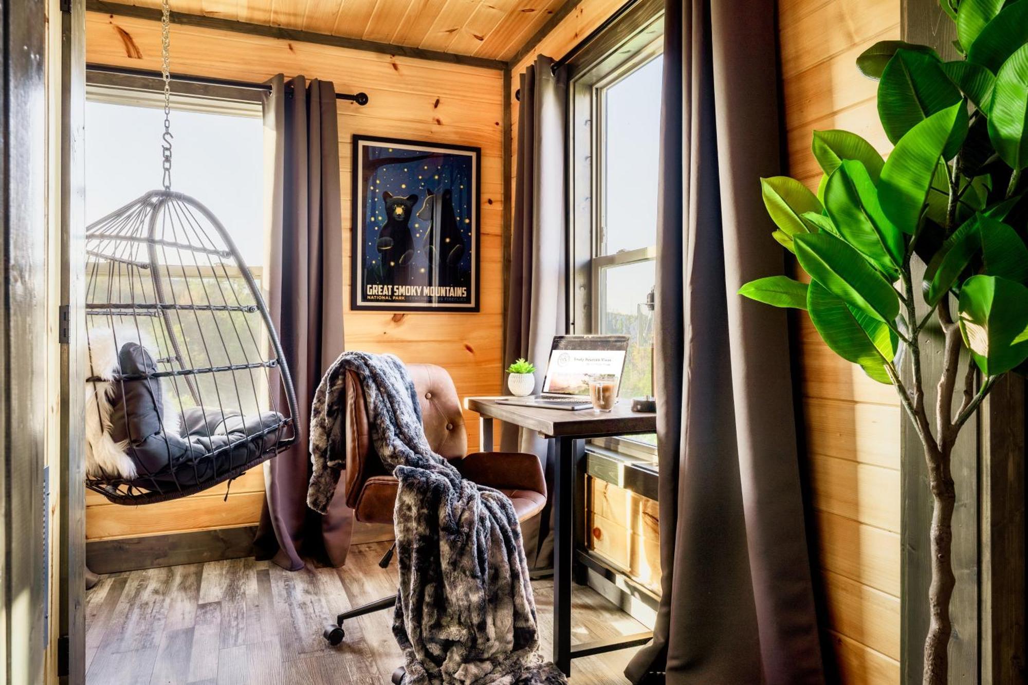Mountainscape - Brand New Cabin W Views - Hottub - Firetable - Ps5 - Pooltable - 3 Pools Gatlinburg Bagian luar foto